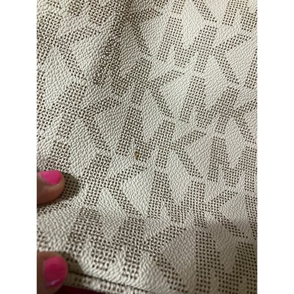 MICHAEL KORS, IVORY, TAN SIGNATURE PVC LEATHER SHOULDER BAG - Picture 16 of 16